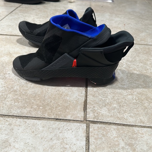 Nike Go FlyEase Shoes - Picture 3 of 6